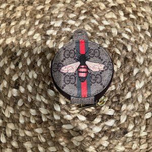 earbud case